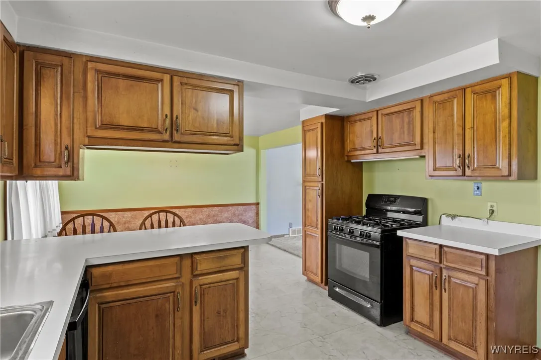 559 Mapleview Road, Cheektowaga, New York 14225, Cheektowaga, New York 14225, 3 Bedrooms Bedrooms, 7 Rooms Rooms,1 BathroomBathrooms,Residential,For Sale,559 Mapleview Road, Cheektowaga, New York 14225,B1623963