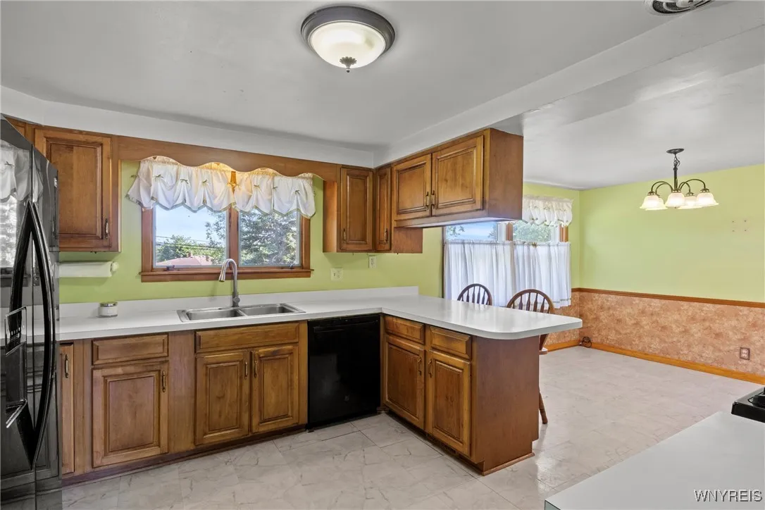 559 Mapleview Road, Cheektowaga, New York 14225, Cheektowaga, New York 14225, 3 Bedrooms Bedrooms, 7 Rooms Rooms,1 BathroomBathrooms,Residential,For Sale,559 Mapleview Road, Cheektowaga, New York 14225,B1623963