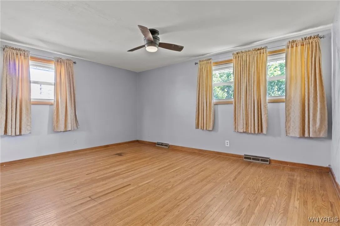 559 Mapleview Road, Cheektowaga, New York 14225, Cheektowaga, New York 14225, 3 Bedrooms Bedrooms, 7 Rooms Rooms,1 BathroomBathrooms,Residential,For Sale,559 Mapleview Road, Cheektowaga, New York 14225,B1623963