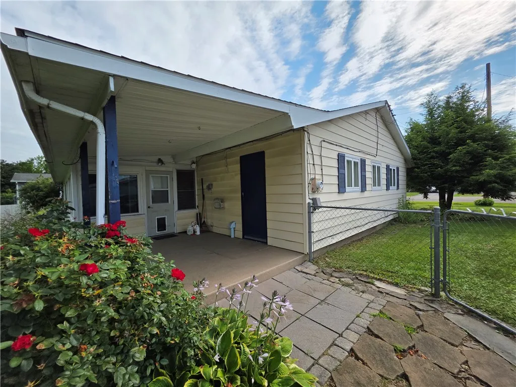 2805 Westinghouse Road, Horseheads, New York 14845, Horseheads, New York 14845, 3 Bedrooms Bedrooms, 8 Rooms Rooms,1 BathroomBathrooms,Residential,For Sale,2805 Westinghouse Road, Horseheads, New York 14845,R1623987