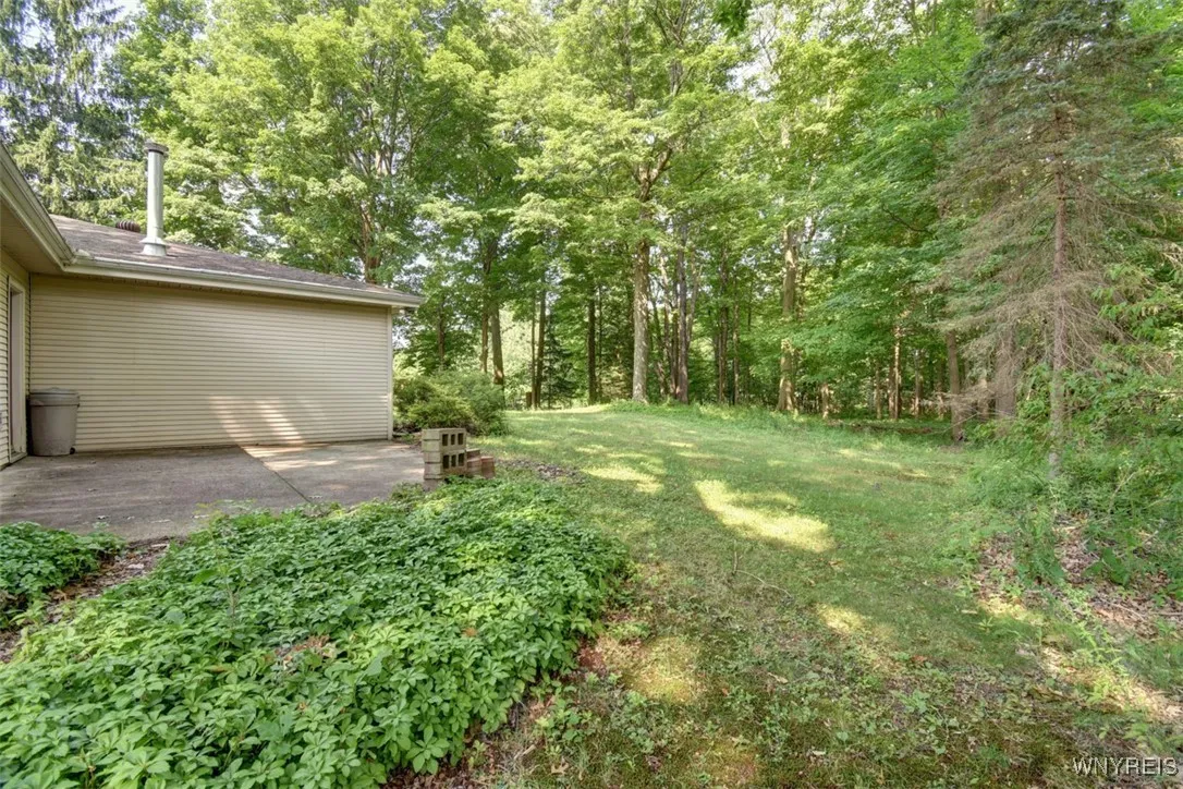 215 Hilltop Drive, Elma, New York 14059, Elma, New York 14059, 4 Bedrooms Bedrooms, 11 Rooms Rooms,2 BathroomsBathrooms,Residential,For Sale,215 Hilltop Drive, Elma, New York 14059,B1623929