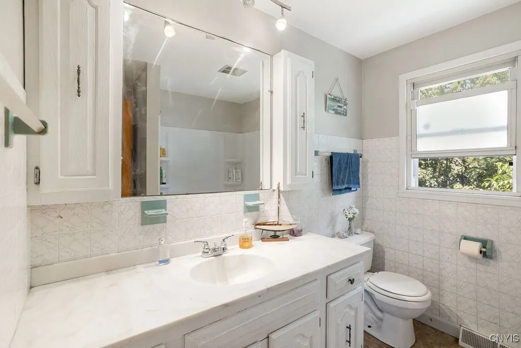 150 Glendale Avenue, Salina, New York 13088, Salina, New York 13088, 3 Bedrooms Bedrooms, 6 Rooms Rooms,2 BathroomsBathrooms,Residential,For Sale,150 Glendale Avenue, Salina, New York 13088,S1623993