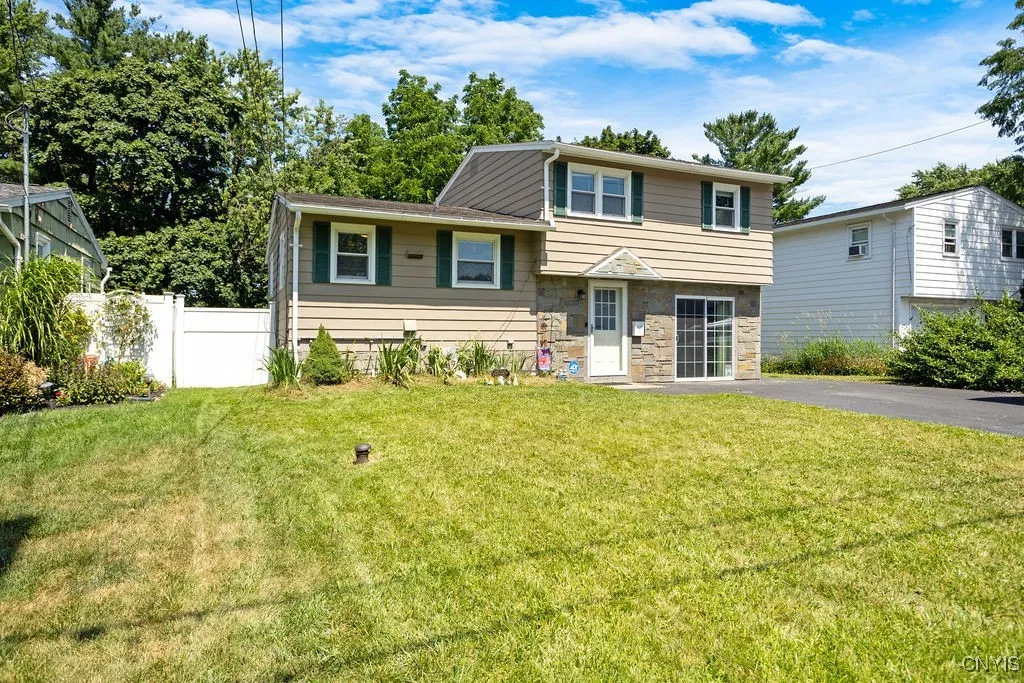 150 Glendale Avenue, Salina, New York 13088, Salina, New York 13088, 3 Bedrooms Bedrooms, 6 Rooms Rooms,2 BathroomsBathrooms,Residential,For Sale,150 Glendale Avenue, Salina, New York 13088,S1623993