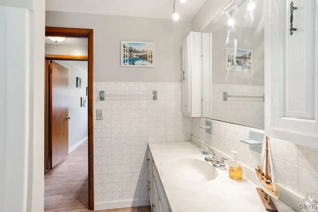 150 Glendale Avenue, Salina, New York 13088, Salina, New York 13088, 3 Bedrooms Bedrooms, 6 Rooms Rooms,2 BathroomsBathrooms,Residential,For Sale,150 Glendale Avenue, Salina, New York 13088,S1623993