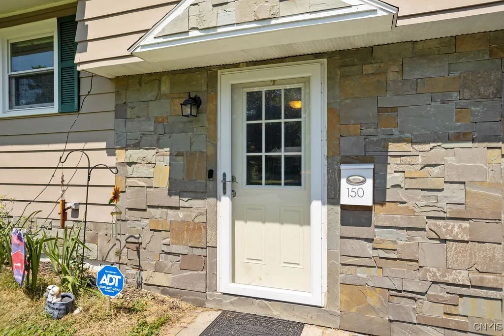 150 Glendale Avenue, Salina, New York 13088, Salina, New York 13088, 3 Bedrooms Bedrooms, 6 Rooms Rooms,2 BathroomsBathrooms,Residential,For Sale,150 Glendale Avenue, Salina, New York 13088,S1623993