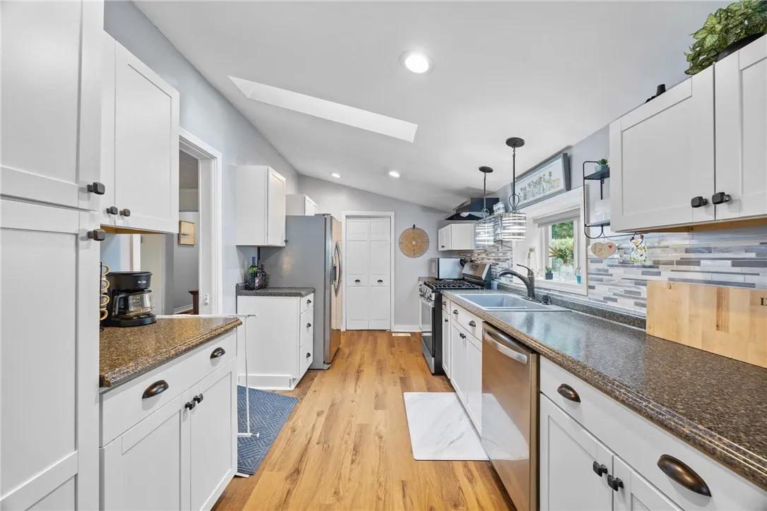 11 Orchard Street, Galen, New York 14433, Galen, New York 14433, 4 Bedrooms Bedrooms, 7 Rooms Rooms,1 BathroomBathrooms,Residential,For Sale,11 Orchard Street, Galen, New York 14433,R1623096