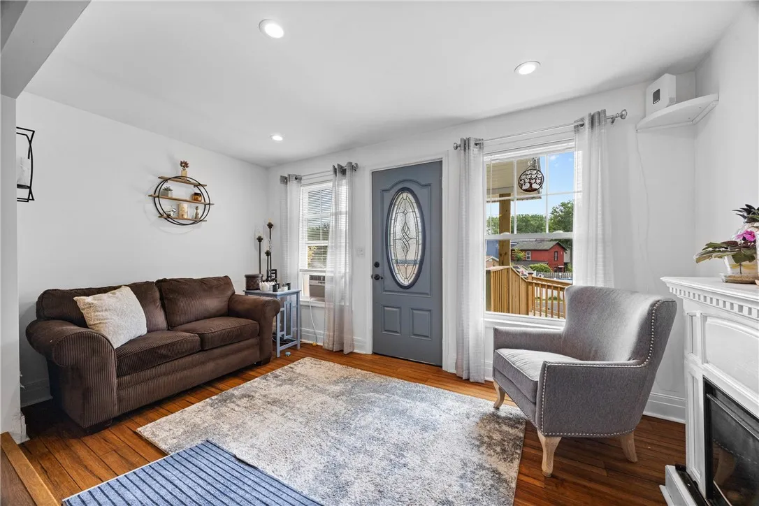 11 Orchard Street, Galen, New York 14433, Galen, New York 14433, 4 Bedrooms Bedrooms, 7 Rooms Rooms,1 BathroomBathrooms,Residential,For Sale,11 Orchard Street, Galen, New York 14433,R1623096