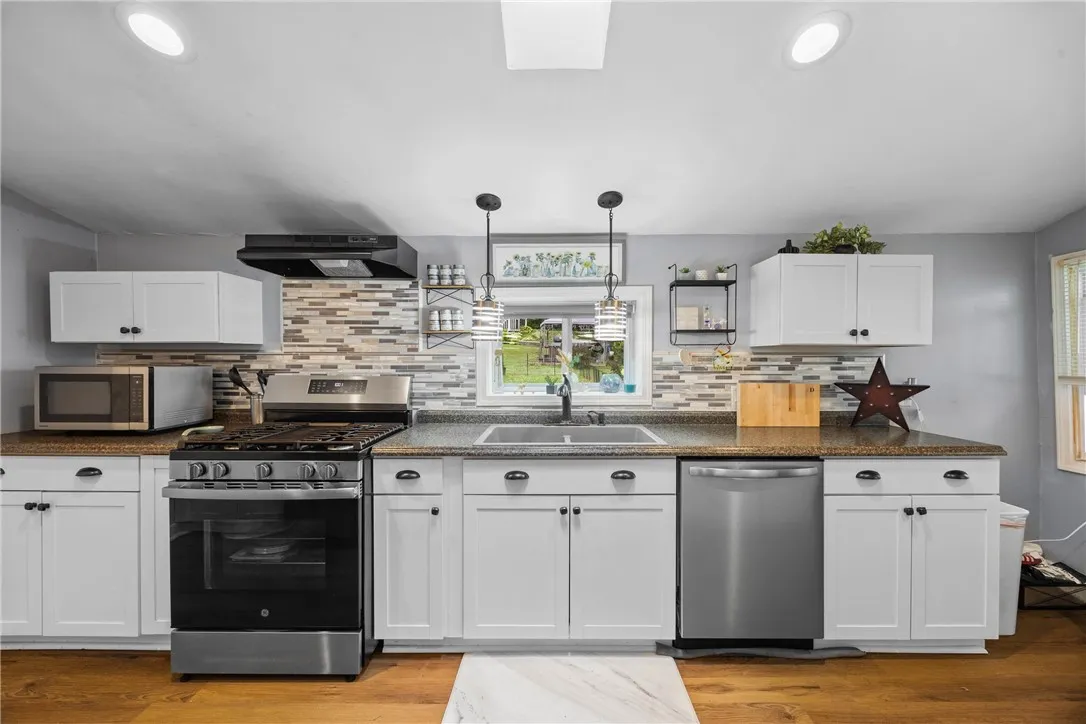 11 Orchard Street, Galen, New York 14433, Galen, New York 14433, 4 Bedrooms Bedrooms, 7 Rooms Rooms,1 BathroomBathrooms,Residential,For Sale,11 Orchard Street, Galen, New York 14433,R1623096