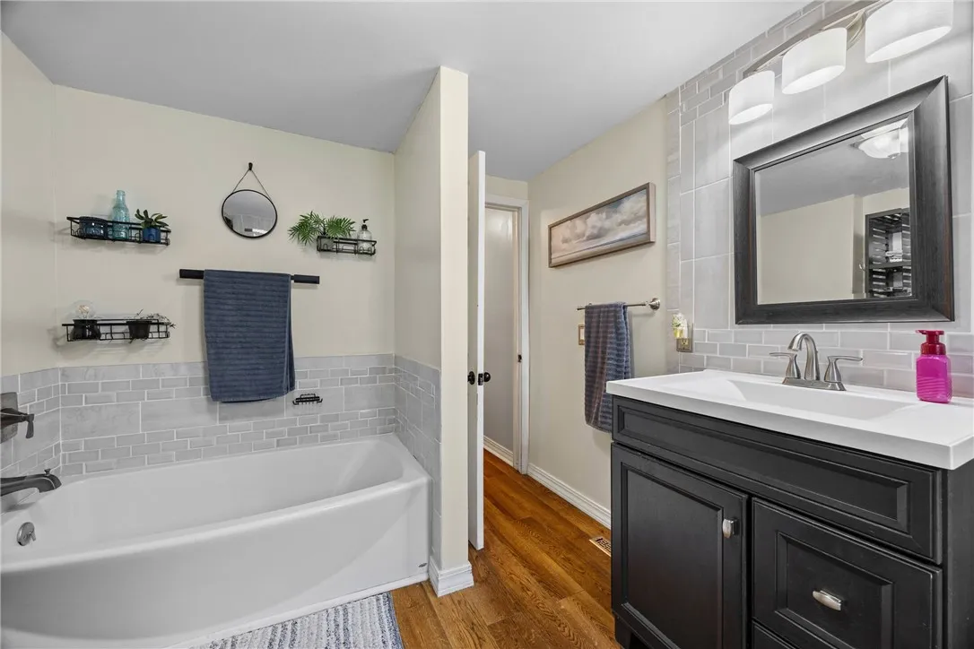 11 Orchard Street, Galen, New York 14433, Galen, New York 14433, 4 Bedrooms Bedrooms, 7 Rooms Rooms,1 BathroomBathrooms,Residential,For Sale,11 Orchard Street, Galen, New York 14433,R1623096