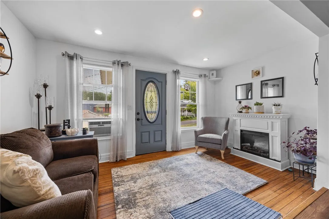 11 Orchard Street, Galen, New York 14433, Galen, New York 14433, 4 Bedrooms Bedrooms, 7 Rooms Rooms,1 BathroomBathrooms,Residential,For Sale,11 Orchard Street, Galen, New York 14433,R1623096