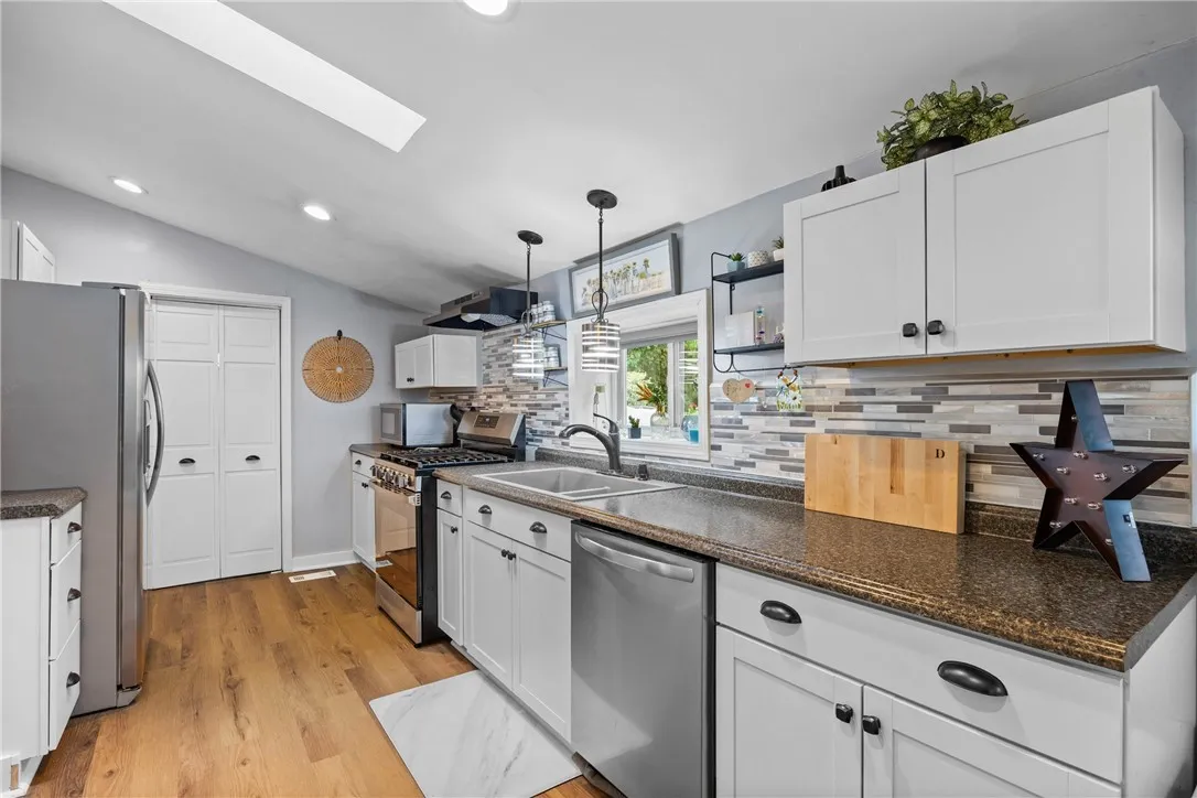 11 Orchard Street, Galen, New York 14433, Galen, New York 14433, 4 Bedrooms Bedrooms, 7 Rooms Rooms,1 BathroomBathrooms,Residential,For Sale,11 Orchard Street, Galen, New York 14433,R1623096