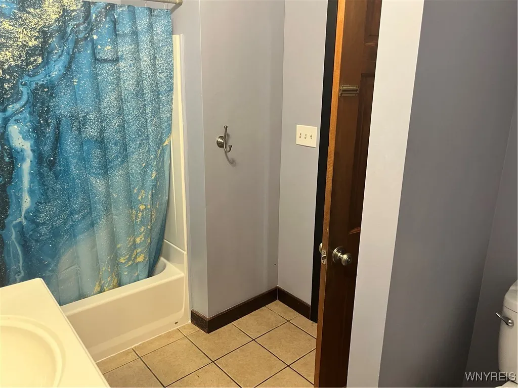 206 Hillcrest Drive, Amherst, New York 14226, Amherst, New York 14226, 4 Bedrooms Bedrooms, 9 Rooms Rooms,2 BathroomsBathrooms,Residential Lease,For Rent,206 Hillcrest Drive, Amherst, New York 14226,B1623952