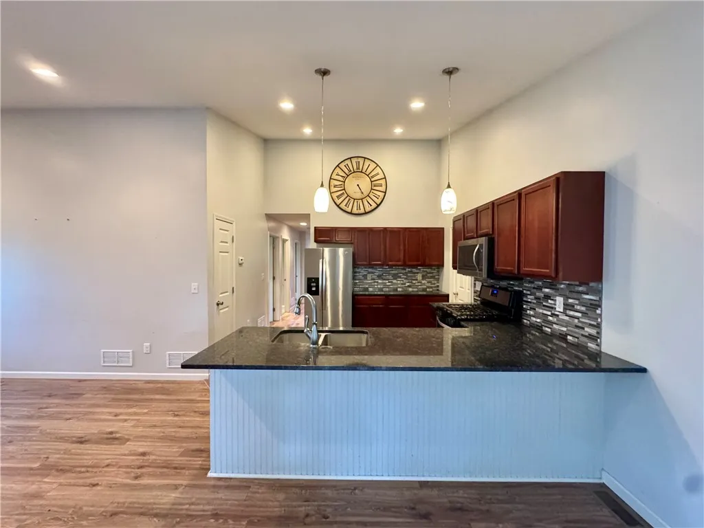 3 Ivy Lane, Geneseo, New York 14454, Geneseo, New York 14454, 3 Bedrooms Bedrooms, 8 Rooms Rooms,2 BathroomsBathrooms,Residential,For Sale,3 Ivy Lane, Geneseo, New York 14454,R1623926