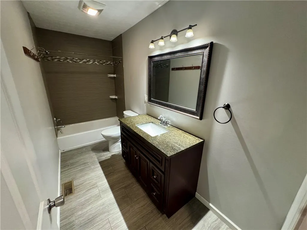 3 Ivy Lane, Geneseo, New York 14454, Geneseo, New York 14454, 3 Bedrooms Bedrooms, 8 Rooms Rooms,2 BathroomsBathrooms,Residential,For Sale,3 Ivy Lane, Geneseo, New York 14454,R1623926