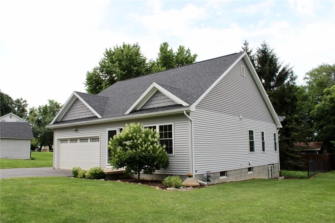 3 Ivy Lane, Geneseo, New York 14454, Geneseo, New York 14454, 3 Bedrooms Bedrooms, 8 Rooms Rooms,2 BathroomsBathrooms,Residential,For Sale,3 Ivy Lane, Geneseo, New York 14454,R1623926