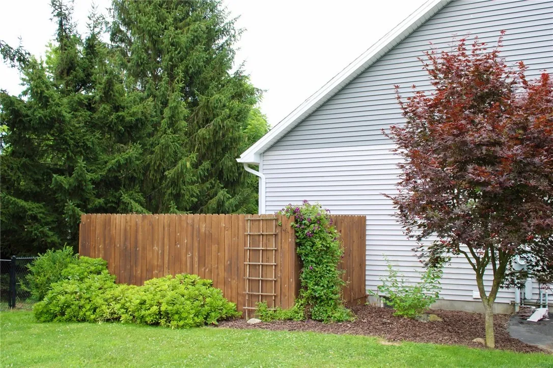 3 Ivy Lane, Geneseo, New York 14454, Geneseo, New York 14454, 3 Bedrooms Bedrooms, 8 Rooms Rooms,2 BathroomsBathrooms,Residential,For Sale,3 Ivy Lane, Geneseo, New York 14454,R1623926