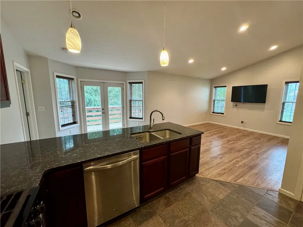 3 Ivy Lane, Geneseo, New York 14454, Geneseo, New York 14454, 3 Bedrooms Bedrooms, 8 Rooms Rooms,2 BathroomsBathrooms,Residential,For Sale,3 Ivy Lane, Geneseo, New York 14454,R1623926
