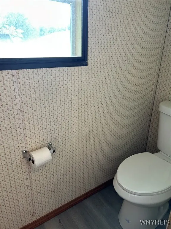 Privacy Commode