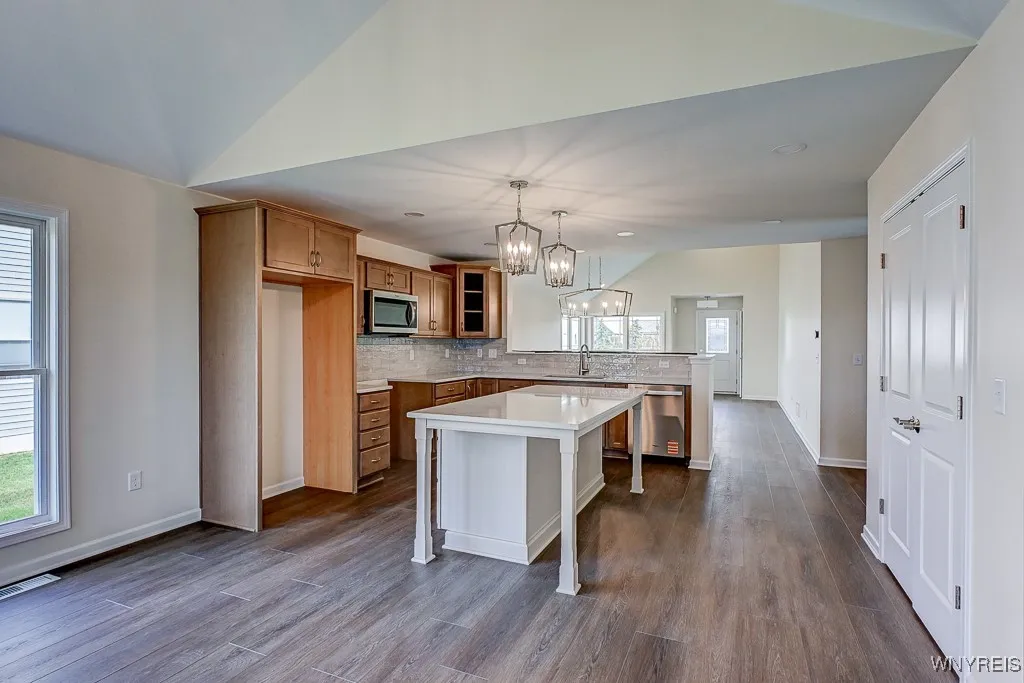 6667 Curtis Court, Lockport Town, New York 14094, Lockport Town, New York 14094, 2 Bedrooms Bedrooms, 7 Rooms Rooms,2 BathroomsBathrooms,Residential,For Sale,6667 Curtis Court, Lockport Town, New York 14094,0,B1624040