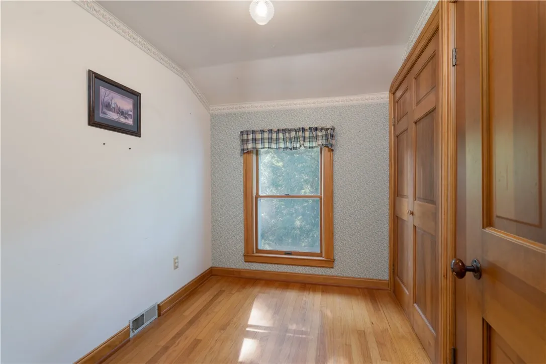 260 Summit Avenue, Warsaw, New York 14569, Warsaw, New York 14569, 5 Bedrooms Bedrooms, 10 Rooms Rooms,2 BathroomsBathrooms,Residential,For Sale,260 Summit Avenue, Warsaw, New York 14569,R1622207
