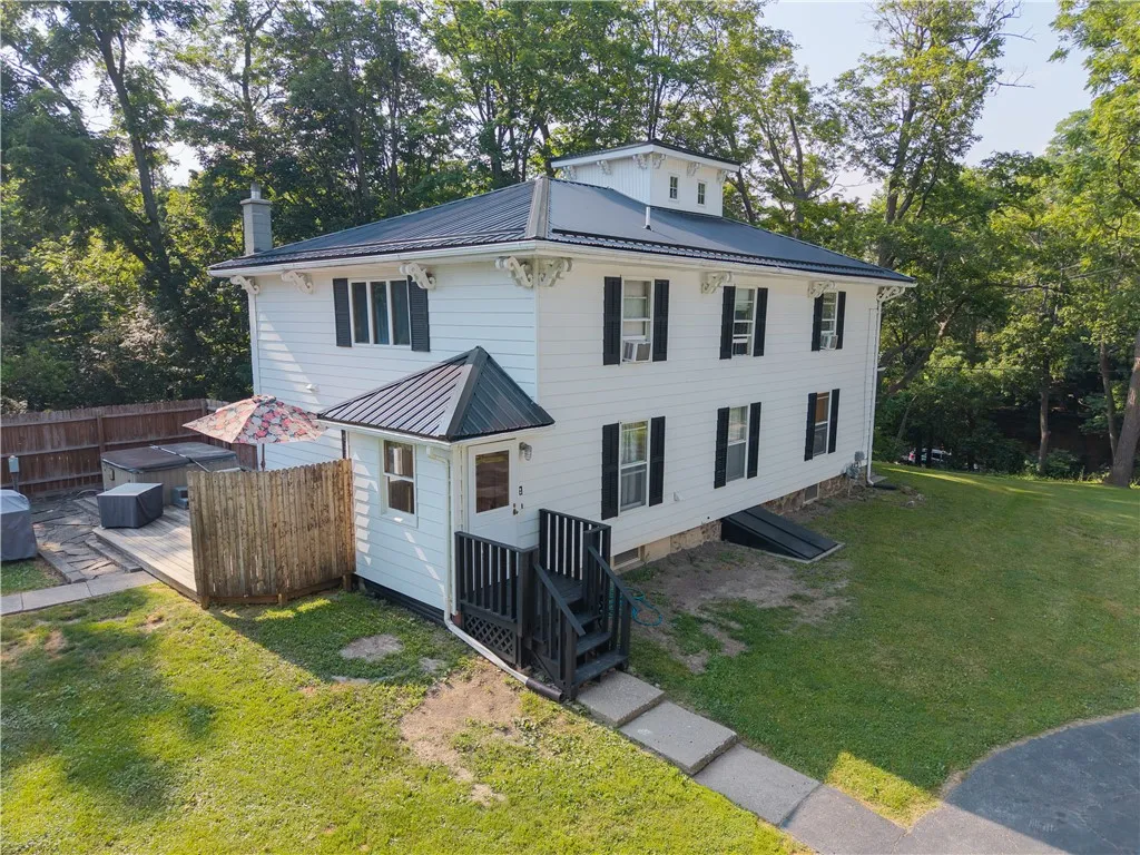 260 Summit Avenue, Warsaw, New York 14569, Warsaw, New York 14569, 5 Bedrooms Bedrooms, 10 Rooms Rooms,2 BathroomsBathrooms,Residential,For Sale,260 Summit Avenue, Warsaw, New York 14569,R1622207