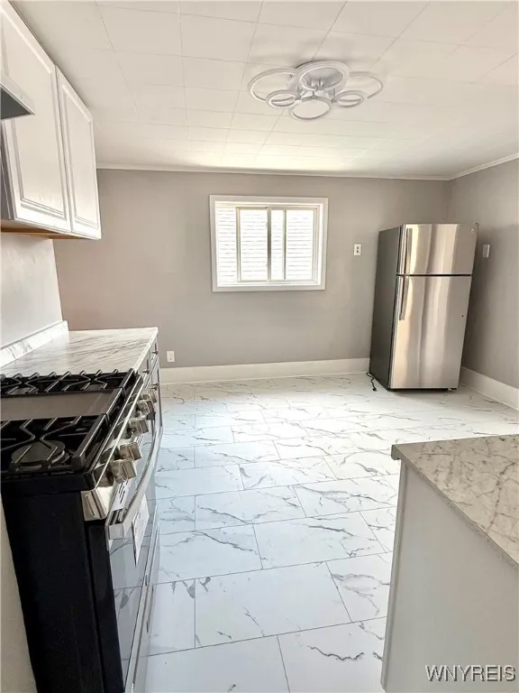 2019 Broadway, Buffalo, New York 14212, Buffalo, New York 14212, 2 Bedrooms Bedrooms, 5 Rooms Rooms,1 BathroomBathrooms,Residential Lease,For Rent,2019 Broadway, Buffalo, New York 14212,B1624050