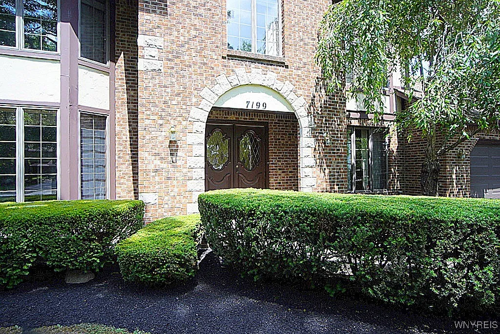 7199 Woodhaven Drive, Lockport Town, New York 1409, Lockport Town, New York 14094, 4 Bedrooms Bedrooms, 7 Rooms Rooms,2 BathroomsBathrooms,Residential,Closed,7199 Woodhaven Drive, Lockport Town, New York 1409,0,B1621490