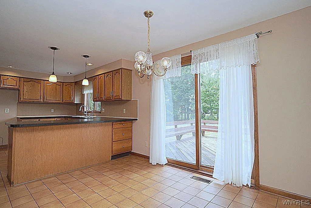 7199 Woodhaven Drive, Lockport Town, New York 1409, Lockport Town, New York 14094, 4 Bedrooms Bedrooms, 7 Rooms Rooms,2 BathroomsBathrooms,Residential,Closed,7199 Woodhaven Drive, Lockport Town, New York 1409,0,B1621490