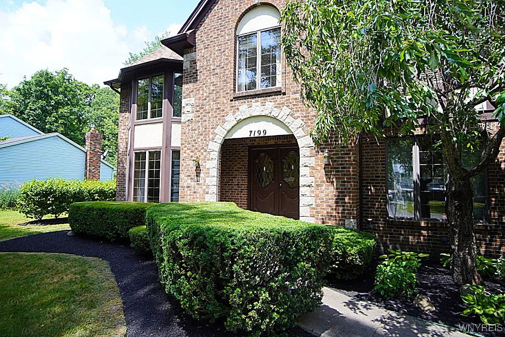 7199 Woodhaven Drive, Lockport Town, New York 1409, Lockport Town, New York 14094, 4 Bedrooms Bedrooms, 7 Rooms Rooms,2 BathroomsBathrooms,Residential,Closed,7199 Woodhaven Drive, Lockport Town, New York 1409,0,B1621490