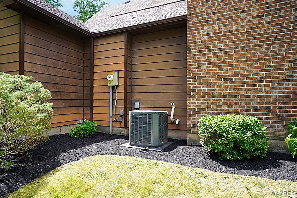 7199 Woodhaven Drive, Lockport Town, New York 1409, Lockport Town, New York 14094, 4 Bedrooms Bedrooms, 7 Rooms Rooms,2 BathroomsBathrooms,Residential,Closed,7199 Woodhaven Drive, Lockport Town, New York 1409,0,B1621490