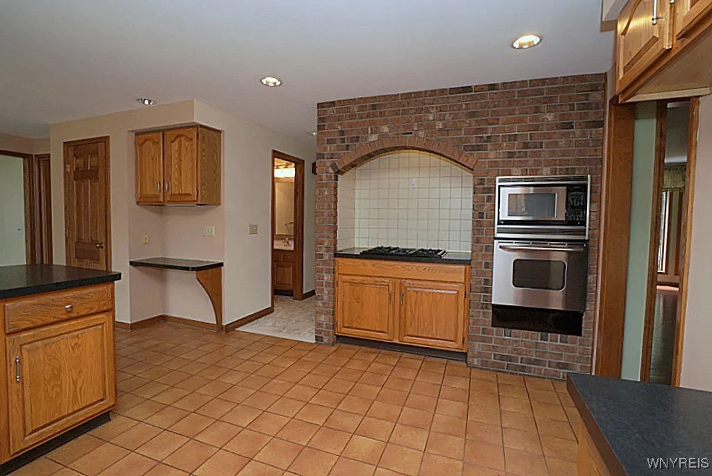 7199 Woodhaven Drive, Lockport Town, New York 1409, Lockport Town, New York 14094, 4 Bedrooms Bedrooms, 7 Rooms Rooms,2 BathroomsBathrooms,Residential,Closed,7199 Woodhaven Drive, Lockport Town, New York 1409,0,B1621490