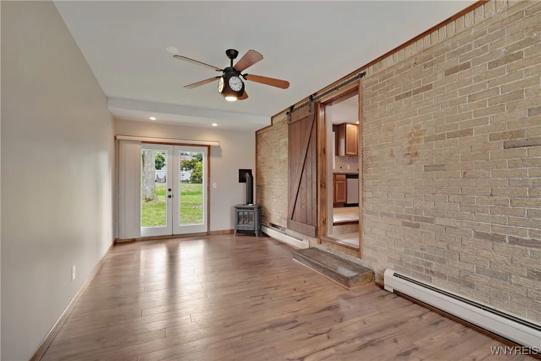 Finished/Insulated Mudroom/Breezeway Between Garage & Main Home