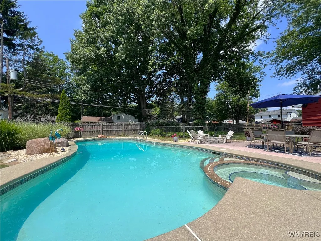 84 Brianwood Drive, West Seneca, New York 14224, West Seneca, New York 14224, 4 Bedrooms Bedrooms, 9 Rooms Rooms,2 BathroomsBathrooms,Residential,Closed,84 Brianwood Drive, West Seneca, New York 14224,0,B1621527