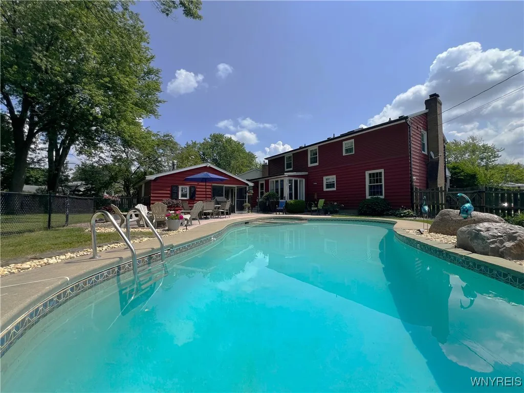 84 Brianwood Drive, West Seneca, New York 14224, West Seneca, New York 14224, 4 Bedrooms Bedrooms, 9 Rooms Rooms,2 BathroomsBathrooms,Residential,Closed,84 Brianwood Drive, West Seneca, New York 14224,0,B1621527