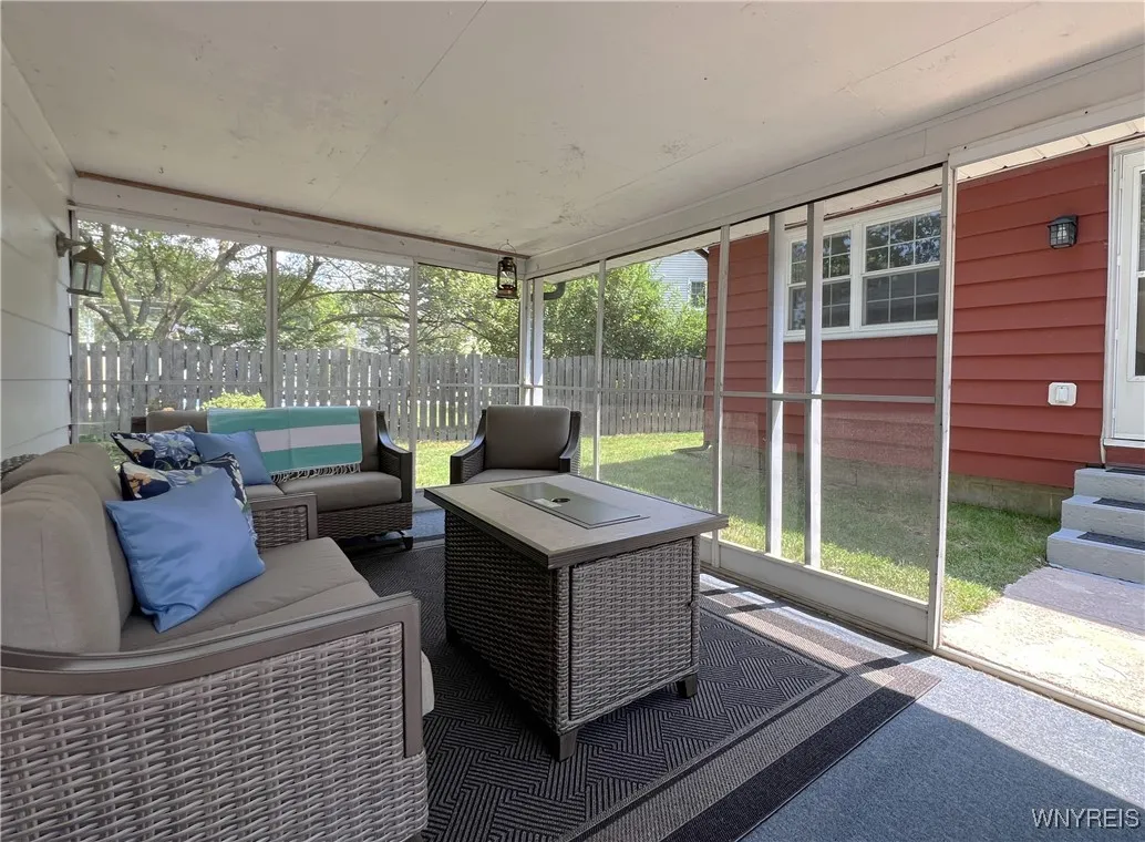 84 Brianwood Drive, West Seneca, New York 14224, West Seneca, New York 14224, 4 Bedrooms Bedrooms, 9 Rooms Rooms,2 BathroomsBathrooms,Residential,Closed,84 Brianwood Drive, West Seneca, New York 14224,0,B1621527