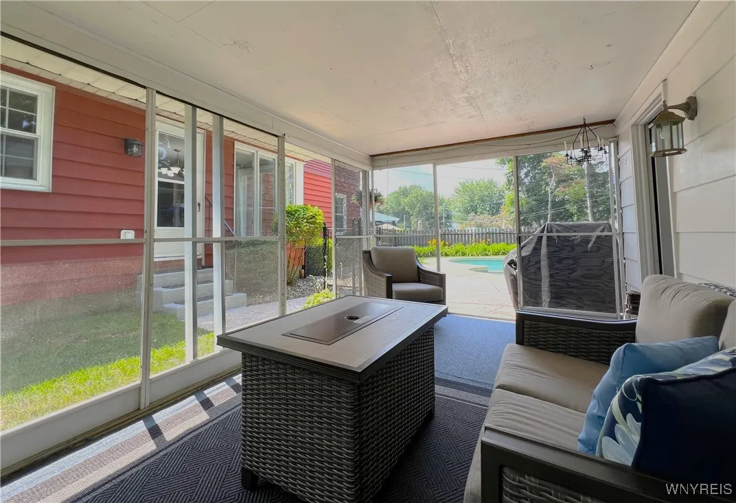 84 Brianwood Drive, West Seneca, New York 14224, West Seneca, New York 14224, 4 Bedrooms Bedrooms, 9 Rooms Rooms,2 BathroomsBathrooms,Residential,Closed,84 Brianwood Drive, West Seneca, New York 14224,0,B1621527