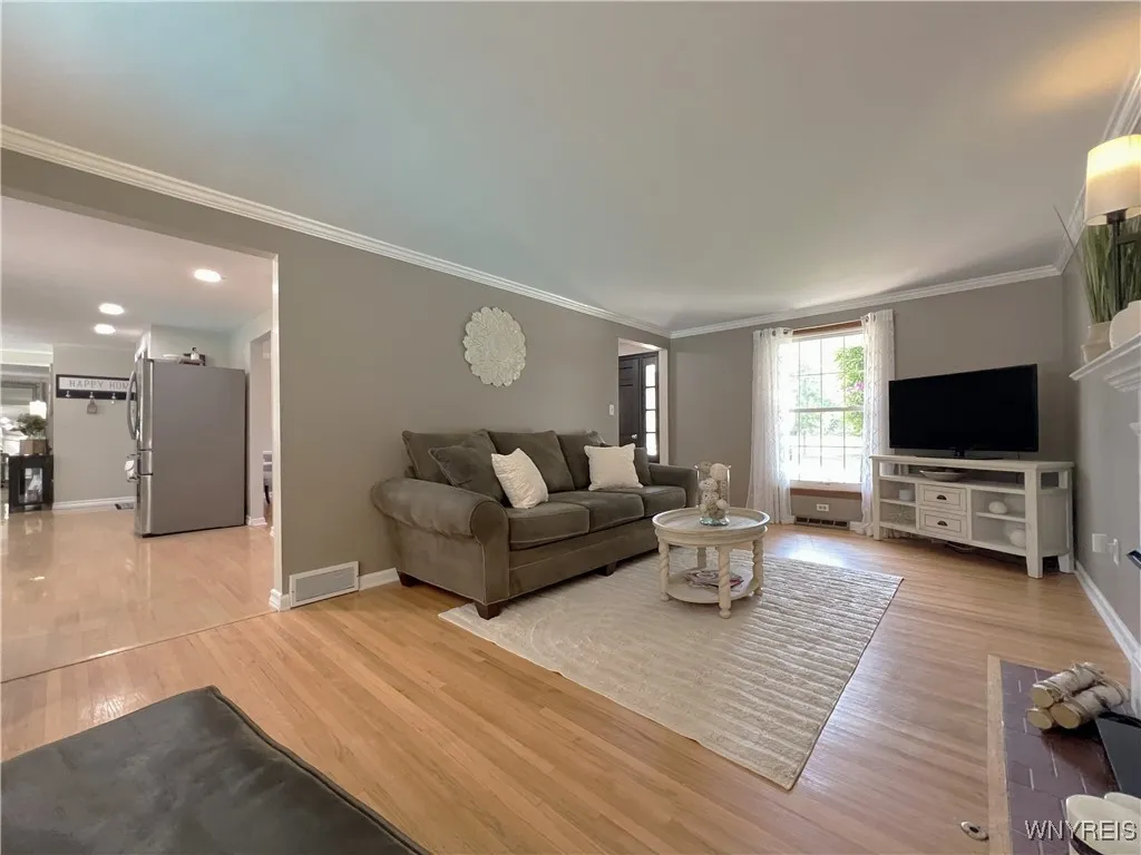 84 Brianwood Drive, West Seneca, New York 14224, West Seneca, New York 14224, 4 Bedrooms Bedrooms, 9 Rooms Rooms,2 BathroomsBathrooms,Residential,Closed,84 Brianwood Drive, West Seneca, New York 14224,0,B1621527