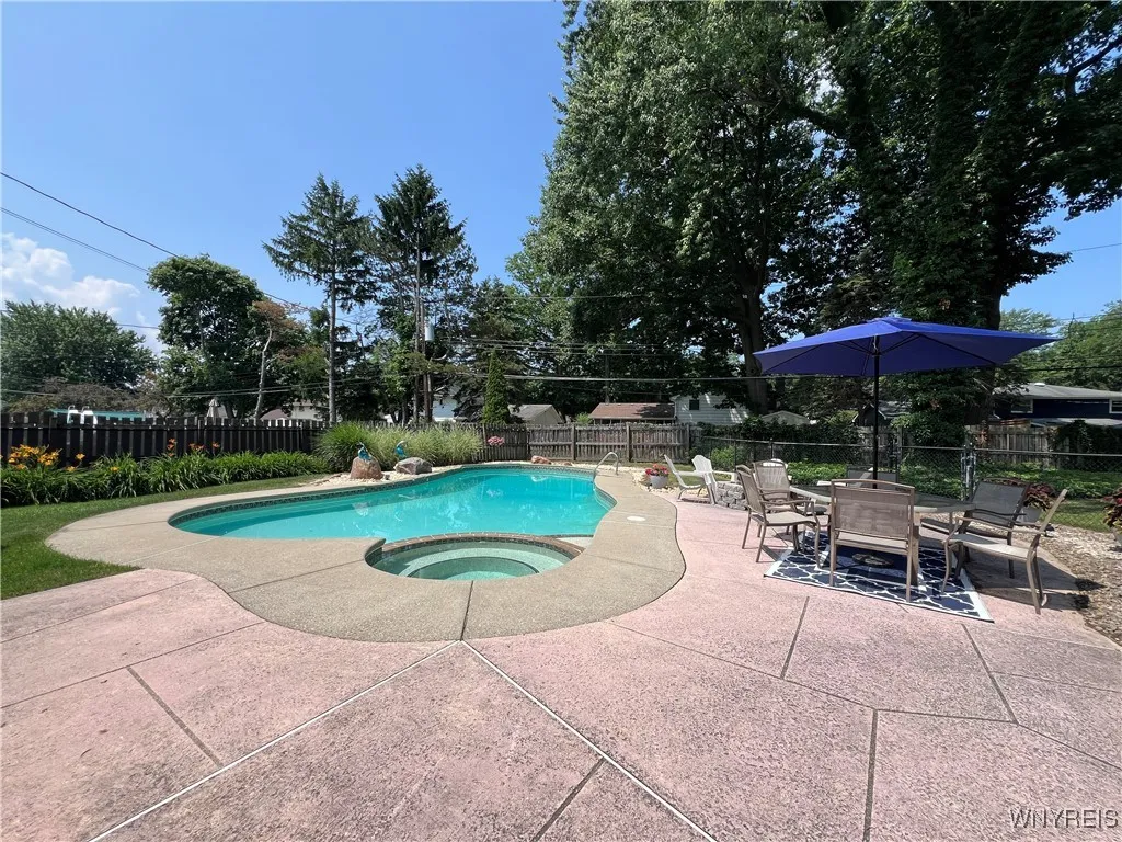 84 Brianwood Drive, West Seneca, New York 14224, West Seneca, New York 14224, 4 Bedrooms Bedrooms, 9 Rooms Rooms,2 BathroomsBathrooms,Residential,Closed,84 Brianwood Drive, West Seneca, New York 14224,0,B1621527