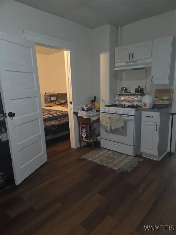 88 Weaver Street, Buffalo, New York 14206, Buffalo, New York 14206, 4 Bedrooms Bedrooms, ,2 BathroomsBathrooms,Residential,For Sale,88 Weaver Street, Buffalo, New York 14206,B1622620