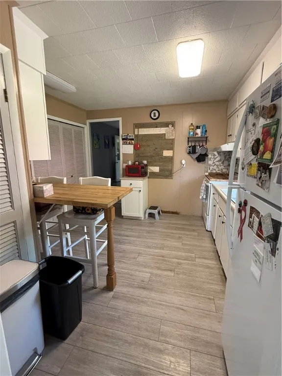 3 Barham Avenue, Waterloo, New York 13165, Waterloo, New York 13165, 2 Bedrooms Bedrooms, 7 Rooms Rooms,1 BathroomBathrooms,Residential,Closed,3 Barham Avenue, Waterloo, New York 13165,0,R1623915