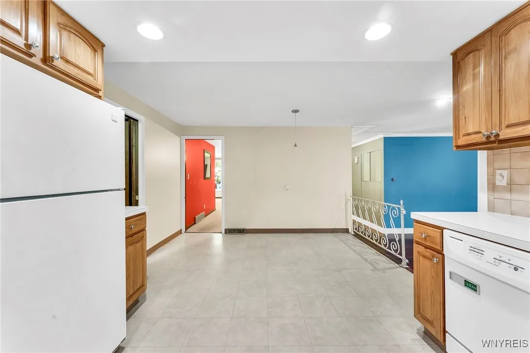 70 Sundown, Amherst, New York 14221, Amherst, New York 14221, 3 Bedrooms Bedrooms, 7 Rooms Rooms,2 BathroomsBathrooms,Residential,Closed,70 Sundown, Amherst, New York 14221,0,B1624023