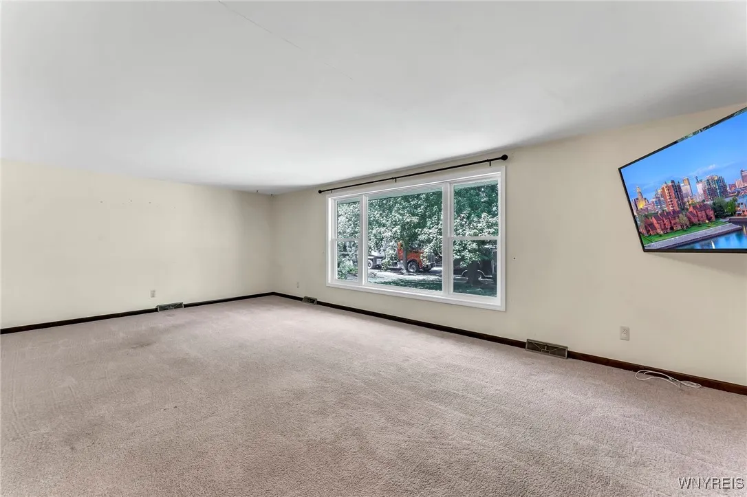 70 Sundown, Amherst, New York 14221, Amherst, New York 14221, 3 Bedrooms Bedrooms, 7 Rooms Rooms,2 BathroomsBathrooms,Residential,Closed,70 Sundown, Amherst, New York 14221,0,B1624023