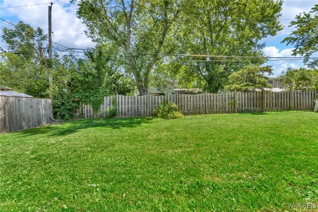70 Sundown, Amherst, New York 14221, Amherst, New York 14221, 3 Bedrooms Bedrooms, 7 Rooms Rooms,2 BathroomsBathrooms,Residential,Closed,70 Sundown, Amherst, New York 14221,0,B1624023