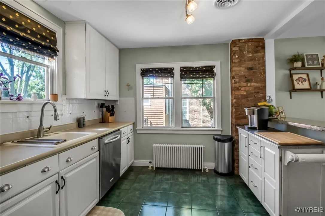 82 Sargent Drive, Amherst, New York 14226, Amherst, New York 14226, 4 Bedrooms Bedrooms, 8 Rooms Rooms,1 BathroomBathrooms,Residential,Closed,82 Sargent Drive, Amherst, New York 14226,0,B1624120