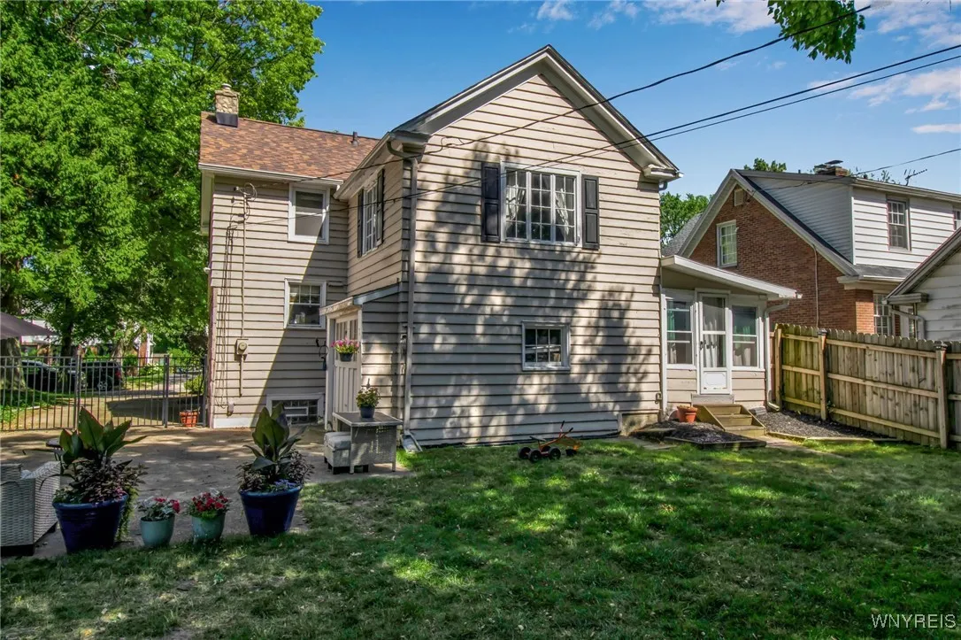 82 Sargent Drive, Amherst, New York 14226, Amherst, New York 14226, 4 Bedrooms Bedrooms, 8 Rooms Rooms,1 BathroomBathrooms,Residential,Closed,82 Sargent Drive, Amherst, New York 14226,0,B1624120