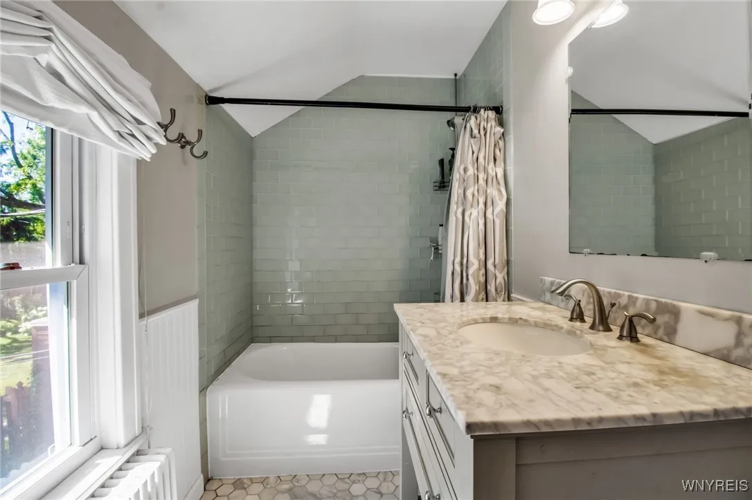 82 Sargent Drive, Amherst, New York 14226, Amherst, New York 14226, 4 Bedrooms Bedrooms, 8 Rooms Rooms,1 BathroomBathrooms,Residential,Closed,82 Sargent Drive, Amherst, New York 14226,0,B1624120