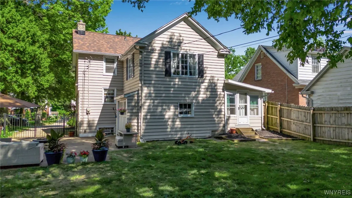 82 Sargent Drive, Amherst, New York 14226, Amherst, New York 14226, 4 Bedrooms Bedrooms, 8 Rooms Rooms,1 BathroomBathrooms,Residential,Closed,82 Sargent Drive, Amherst, New York 14226,0,B1624120