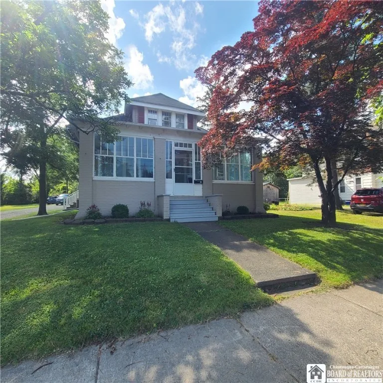 91 W. Doughty Street, Dunkirk, New York 14048, Dunkirk, New York 14048, 4 Bedrooms Bedrooms, 9 Rooms Rooms,1 BathroomBathrooms,Residential,Closed,91 W. Doughty Street, Dunkirk, New York 14048,0,R1623930