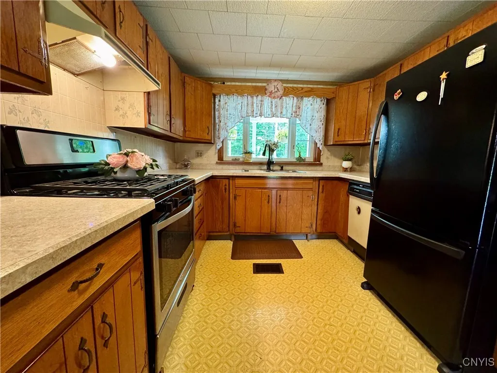 563 State Route 13, Williamstown, New York 13493, Williamstown, New York 13493, 4 Bedrooms Bedrooms, 7 Rooms Rooms,2 BathroomsBathrooms,Residential,Closed,563 State Route 13, Williamstown, New York 13493,0,S1623077