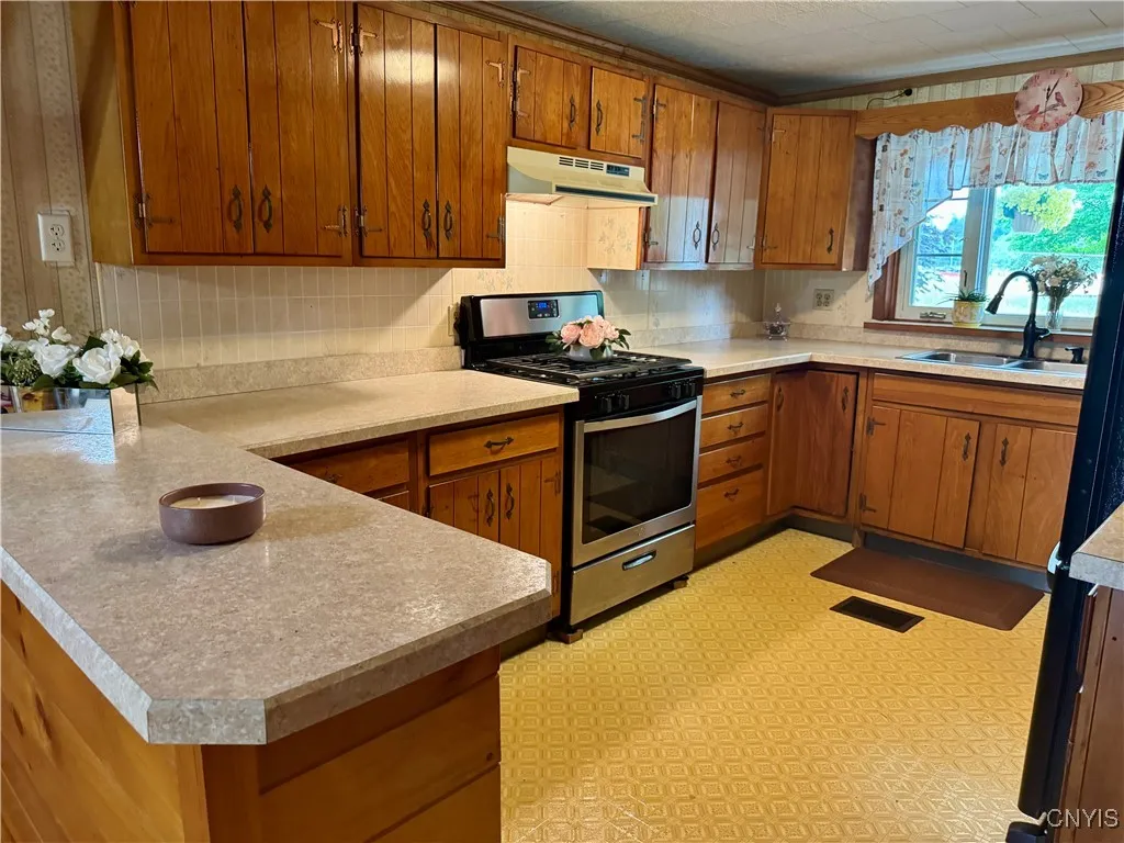 563 State Route 13, Williamstown, New York 13493, Williamstown, New York 13493, 4 Bedrooms Bedrooms, 7 Rooms Rooms,2 BathroomsBathrooms,Residential,Closed,563 State Route 13, Williamstown, New York 13493,0,S1623077